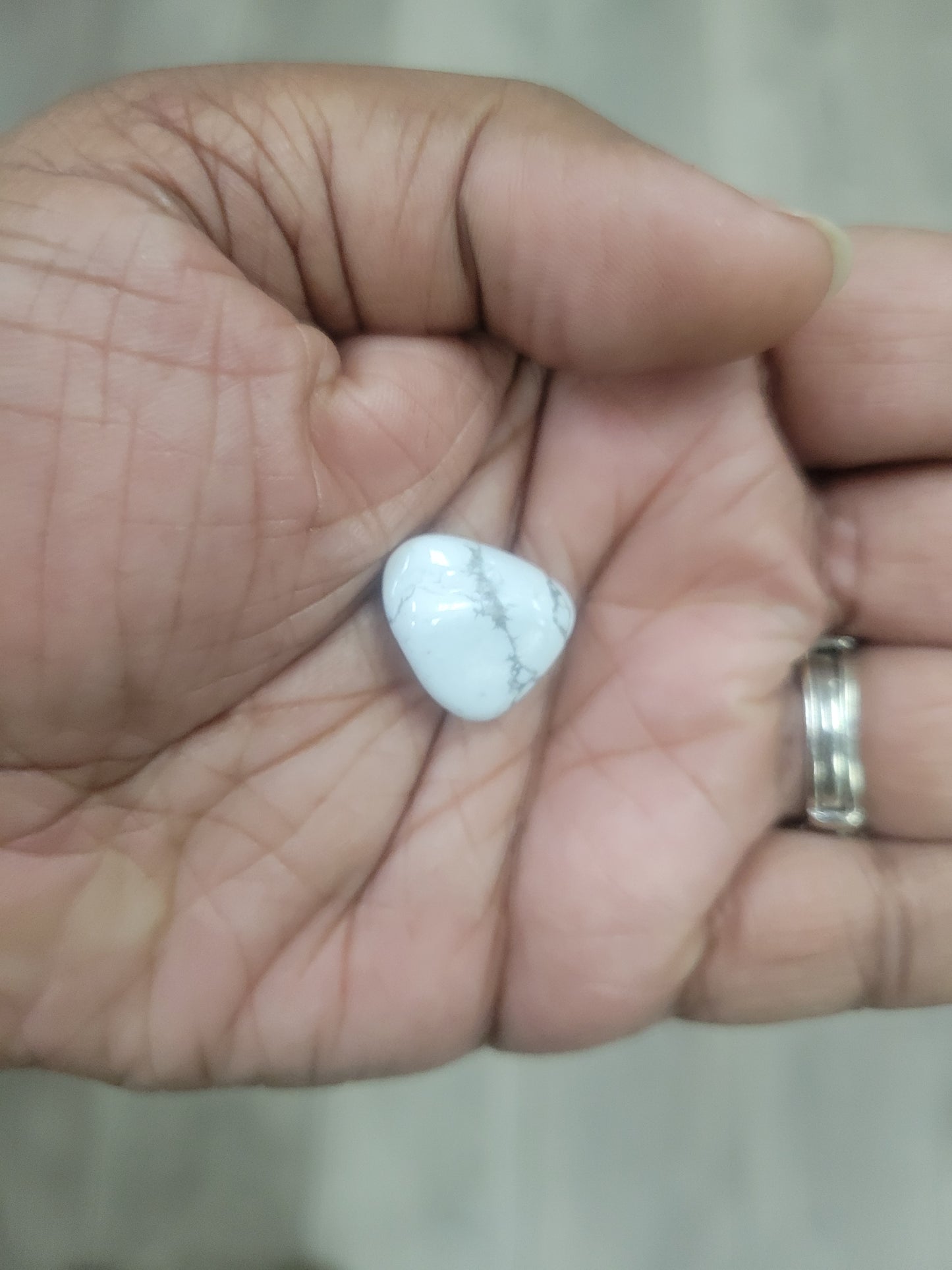 Tumbled- Howlite (sm)