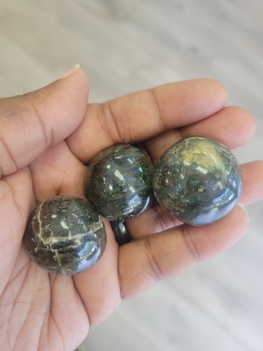 Tumbled- Sphere Labradorite